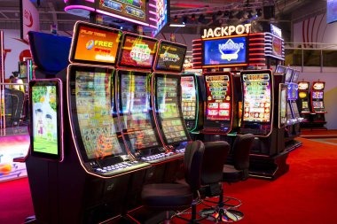 Live dealer blackjack table at takur with multi-camera studio setup